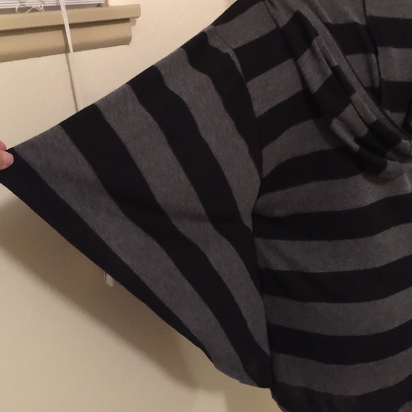 Black and grey striped hooded sweater top sz small - Picture 3 of 3